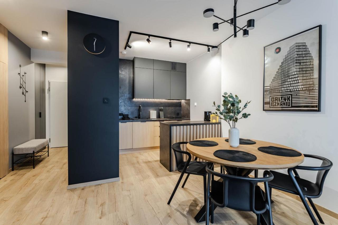 Klimatyzowany Apartament Very Berry Z Parkingiem W Poznaniu By Noclegi Renters Екстериор снимка