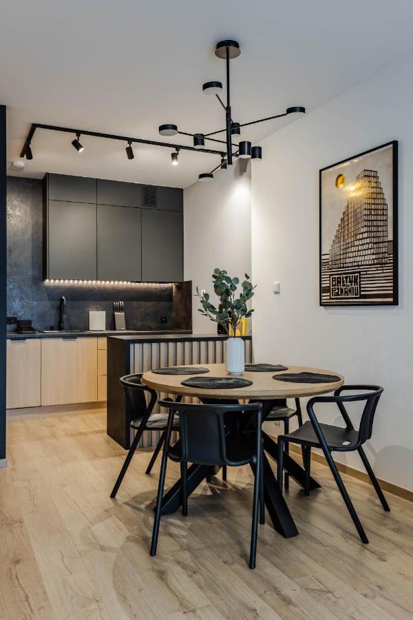 Klimatyzowany Apartament Very Berry Z Parkingiem W Poznaniu By Noclegi Renters Екстериор снимка